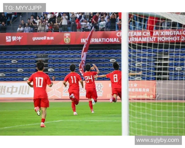 足球明星归国引发热议球迷期待新赛季精彩表现